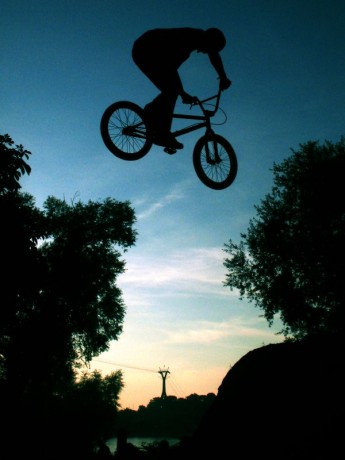 BMX_dirt_rider_silhouette